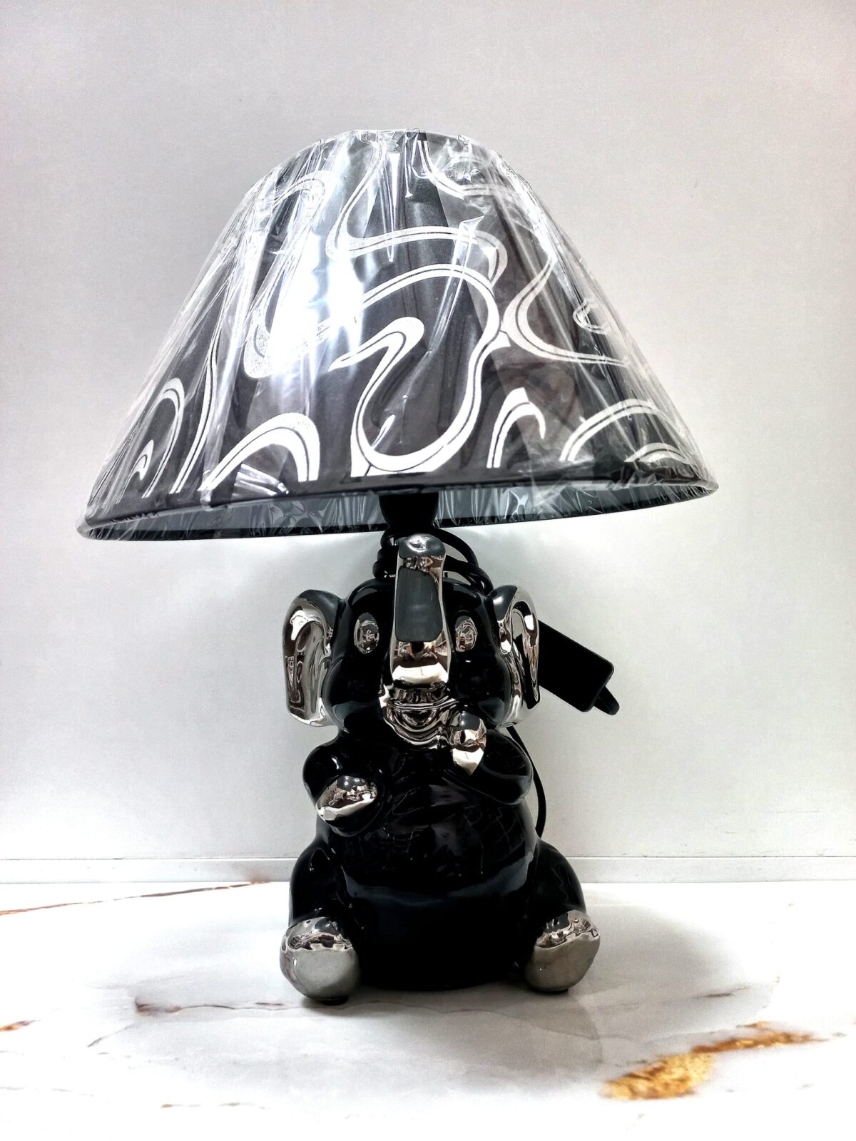 Lampa stona slonče
