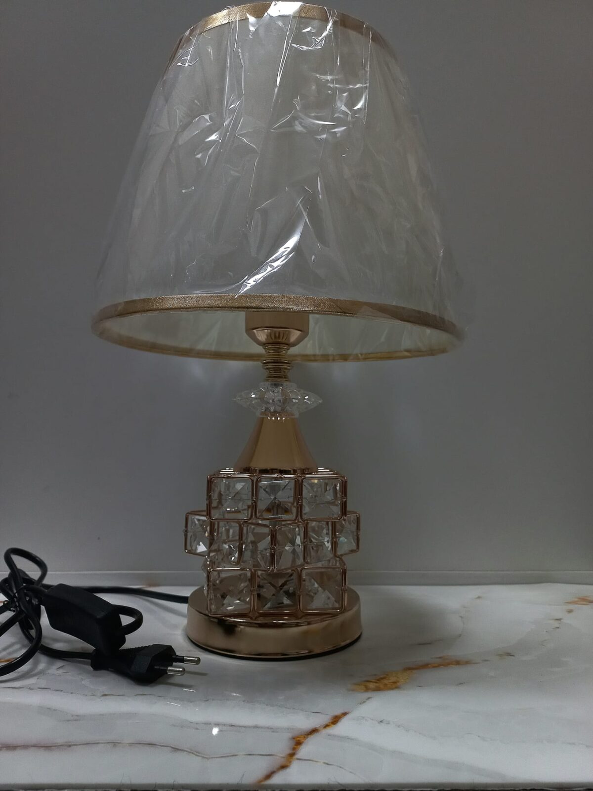 Lampa stona kocka