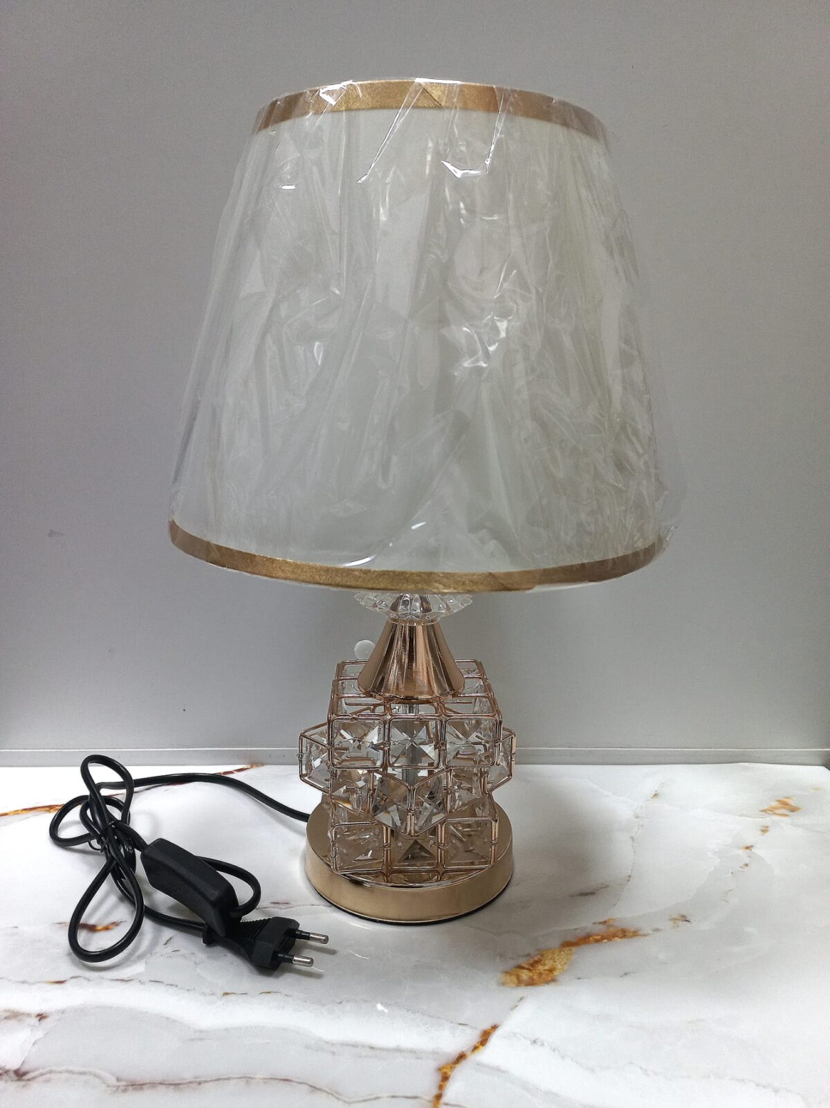 Lampa stona kocka