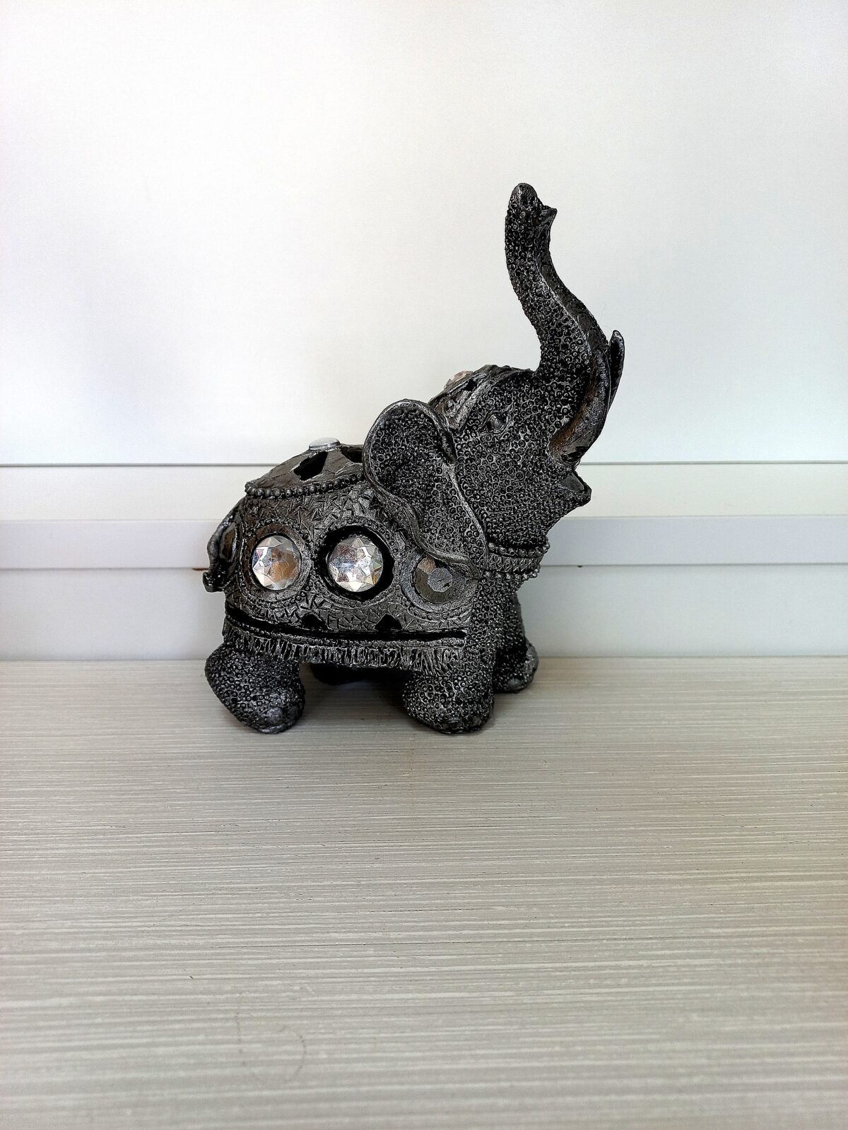 Figura slon sivi 2